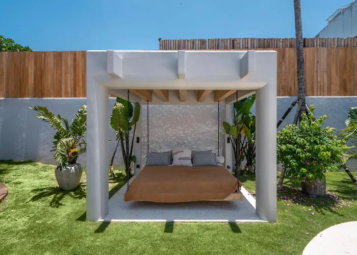 Berawa Breeze - Chic 4br Beachside Oasis With Sauna * Canggu