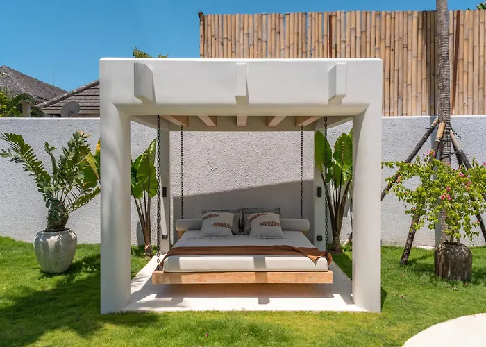 Villa Berawa Breeze - Chic 4br Beachside Oasis With Sauna