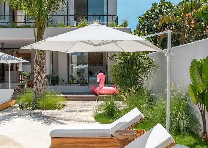 Villa Berawa Breeze - Chic 4br Beachside Oasis With Sauna