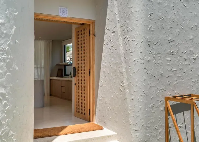 Berawa Breeze - Chic 4br Beachside Oasis With Sauna Villa Canggu