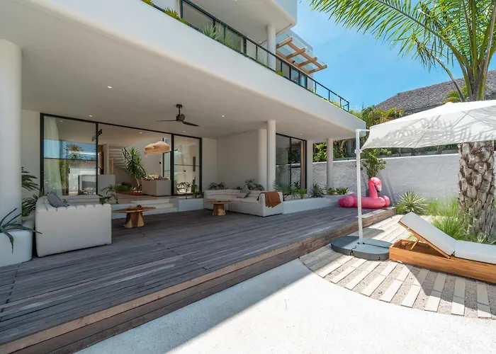 Berawa Breeze - Chic 4br Beachside Oasis With Sauna *