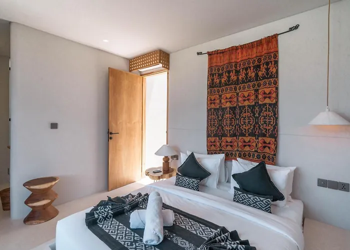Berawa Breeze - Chic 4br Beachside Oasis With Sauna Villa Canggu