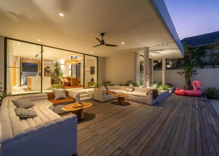 Berawa Breeze - Chic 4br Beachside Oasis With Sauna Villa *