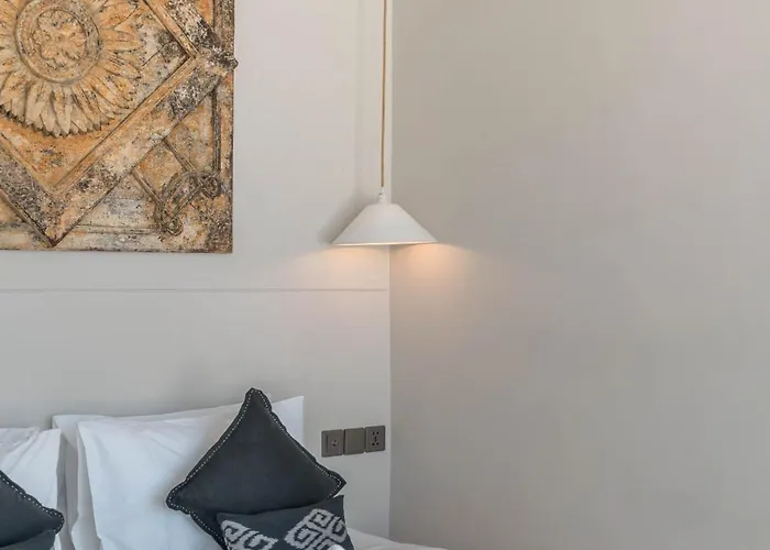 Berawa Breeze - Chic 4br Beachside Oasis With Sauna Villa