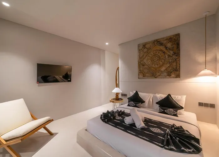 Berawa Breeze - Chic 4br Beachside Oasis With Sauna * Canggu