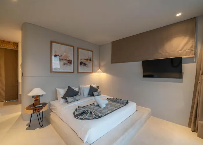 Berawa Breeze - Chic 4br Beachside Oasis With Sauna Villa Canggu